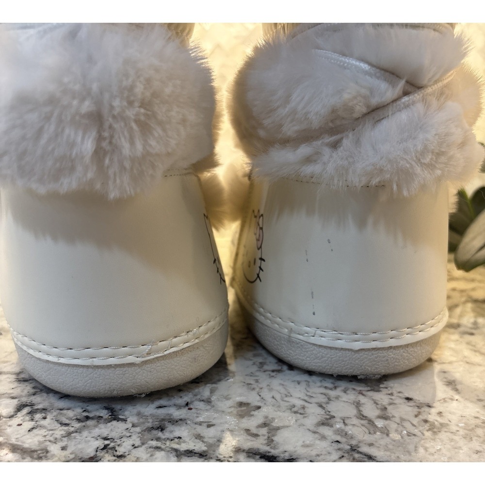 Forever21 Hello Kitty Boots Women's Size 8 White Fur Winter Boots pink Bow‎ - Picture 12 of 16